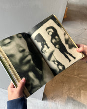 画像をギャラリービューアに読み込む, 書籍『Wildman Fever!』Ruben Lundgren