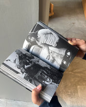 画像をギャラリービューアに読み込む, 書籍『The Luton Auguries』Timothy Prus