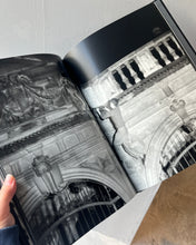 画像をギャラリービューアに読み込む, 書籍『The Night Climbers of Cambridge』Thomas Mailaender
