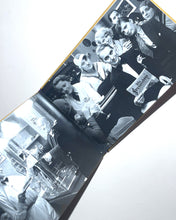 將圖片載入圖庫檢視器 《派對！派對！ ！派對！ ！ ！ ：魏瑪德國攝影作品集》，由艾德瓊斯與克里斯多福內斯比特編輯
