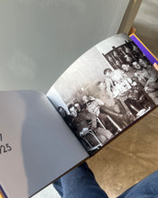 画像をギャラリービューアに読み込む, 書籍『Party! Party!! Party!!!：Photographs from Weimar Germany』Ed Jones・Christopher Nesbit（編）
